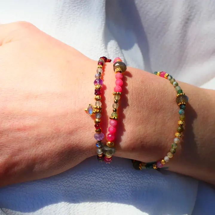 GINANDGER, SANCHAR ARMBAND - GRANAT, LABRADORIT, AMETHYST