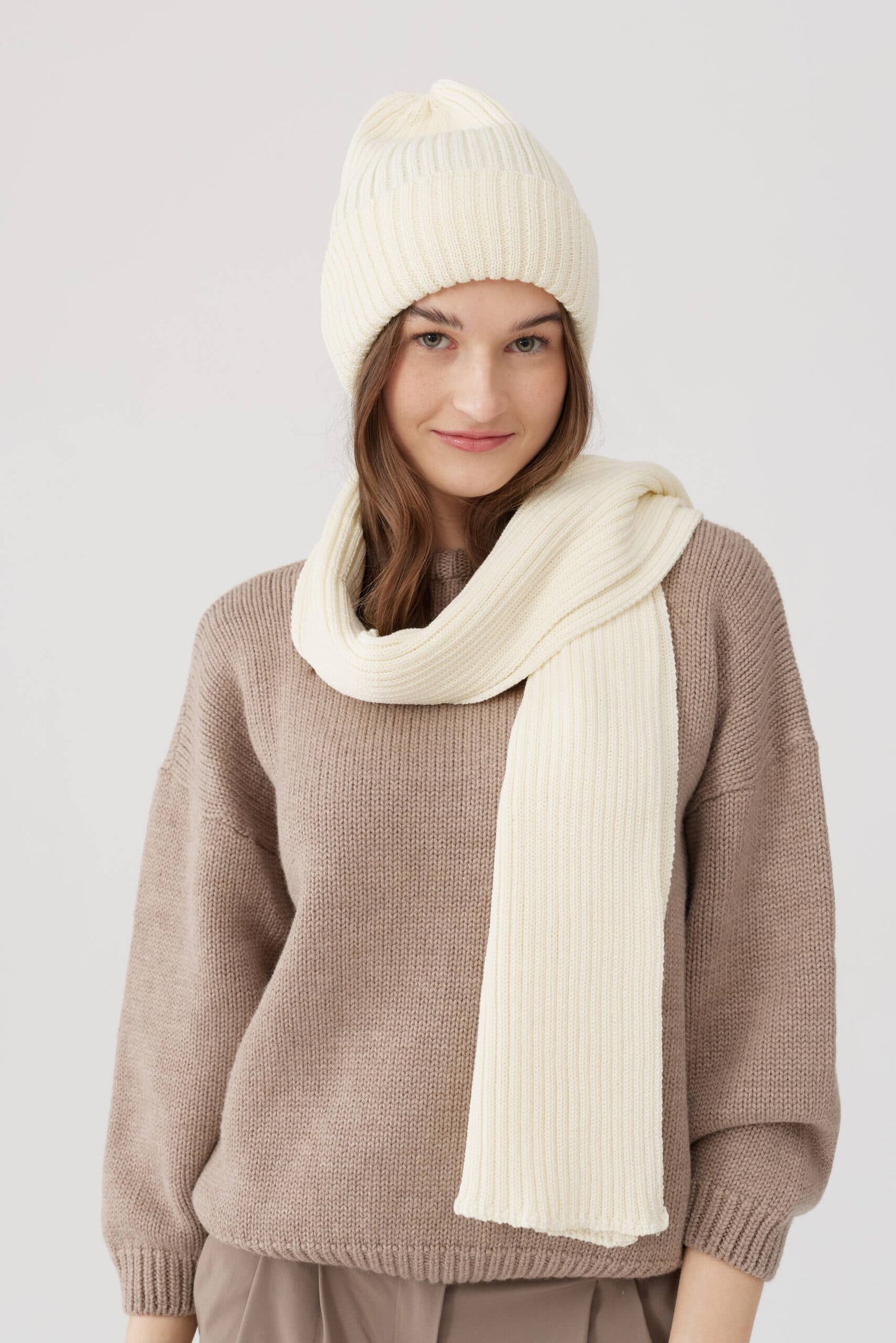 ANDER: DAILY MÜTZE & SCHAL AUS 100% MERINOWOLLE