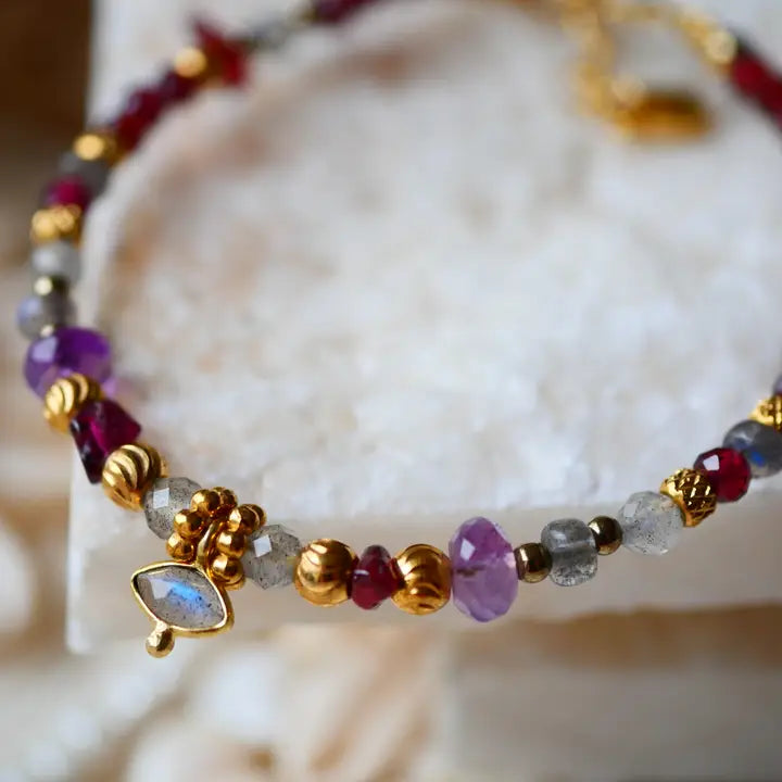 GINANDGER, SANCHAR  ARMBAND - GRANAT, LABRADORIT, AMETHYST